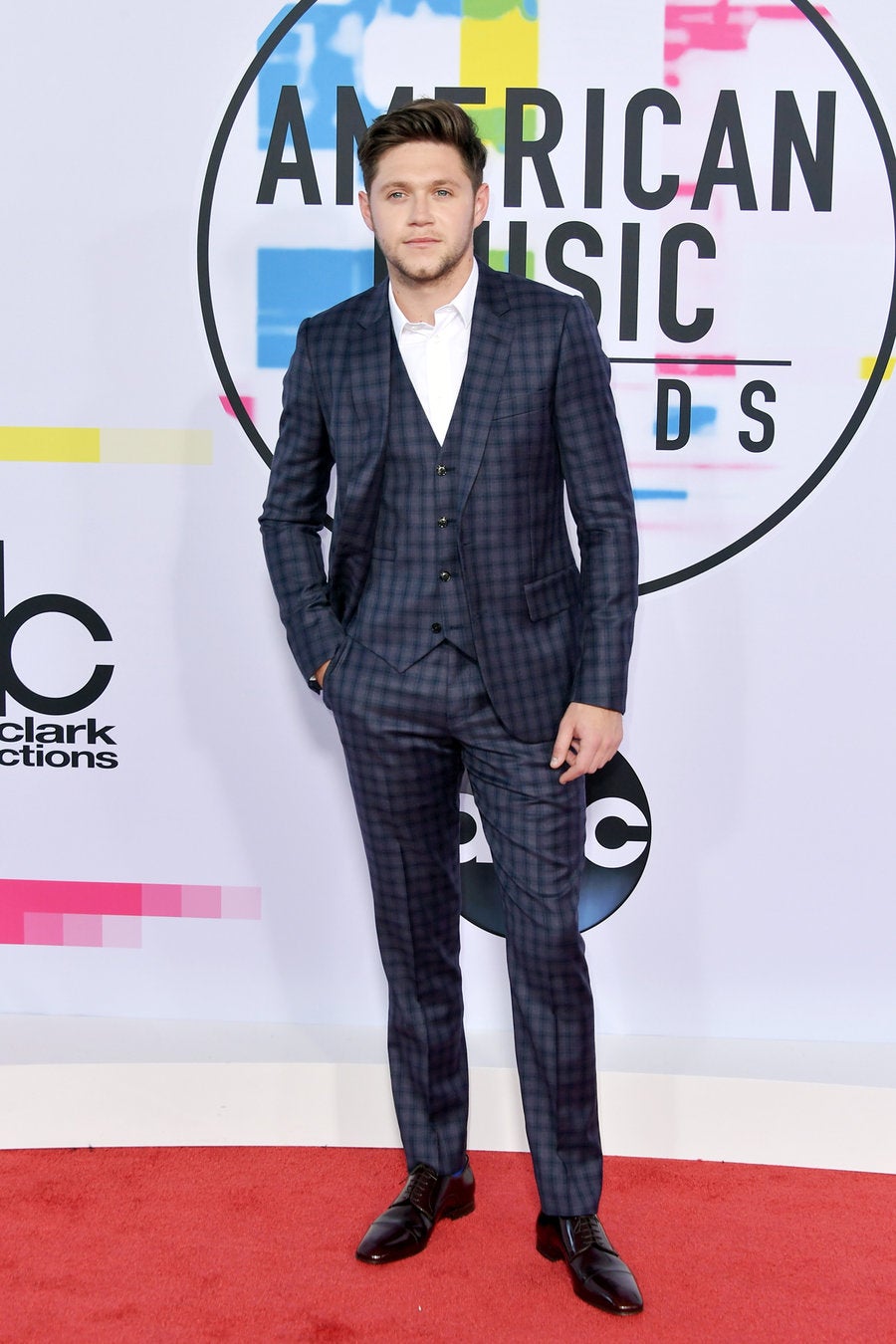 Most Dapper: Niall Horan / 2017 AMAs Best Dressed - SWAGGER Magazine