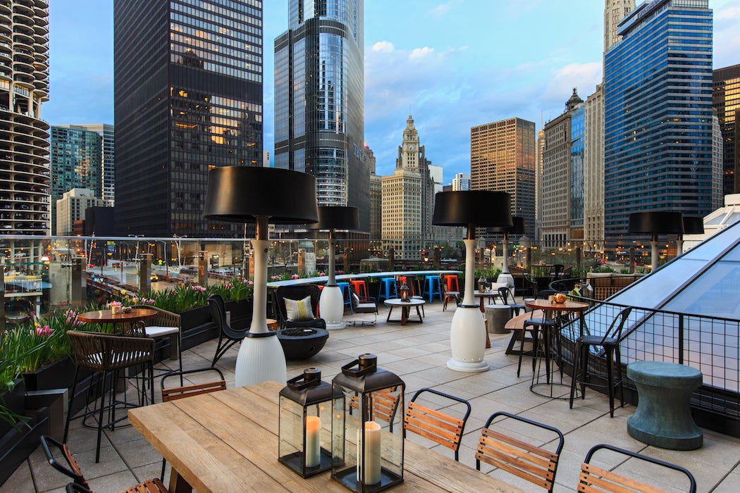 Raised Rooftop at the Renaissance Hotel in Chicago (Photo: Renaissance hotel) - Top Rooftop Patios Chicago City Guide | SWAGGER Magazine