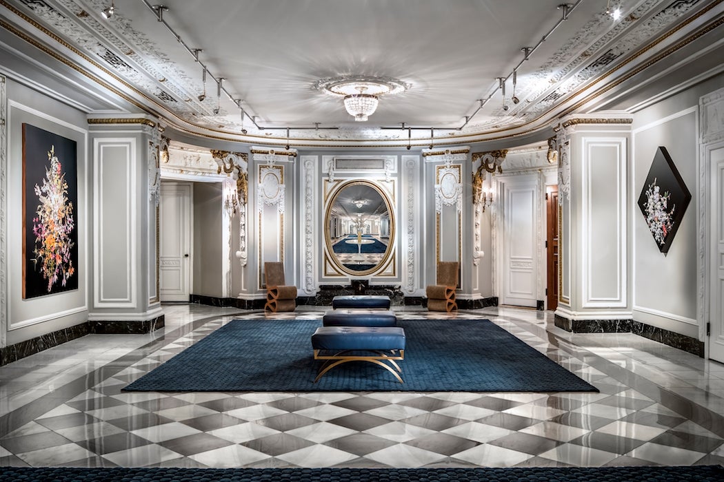 Hallway at The Blackstone, Autograph Collection hotel in Chicago (Photo: Courtesy of the The Blackstone hotel) - Chicago City Guide | SWAGGER Magazine