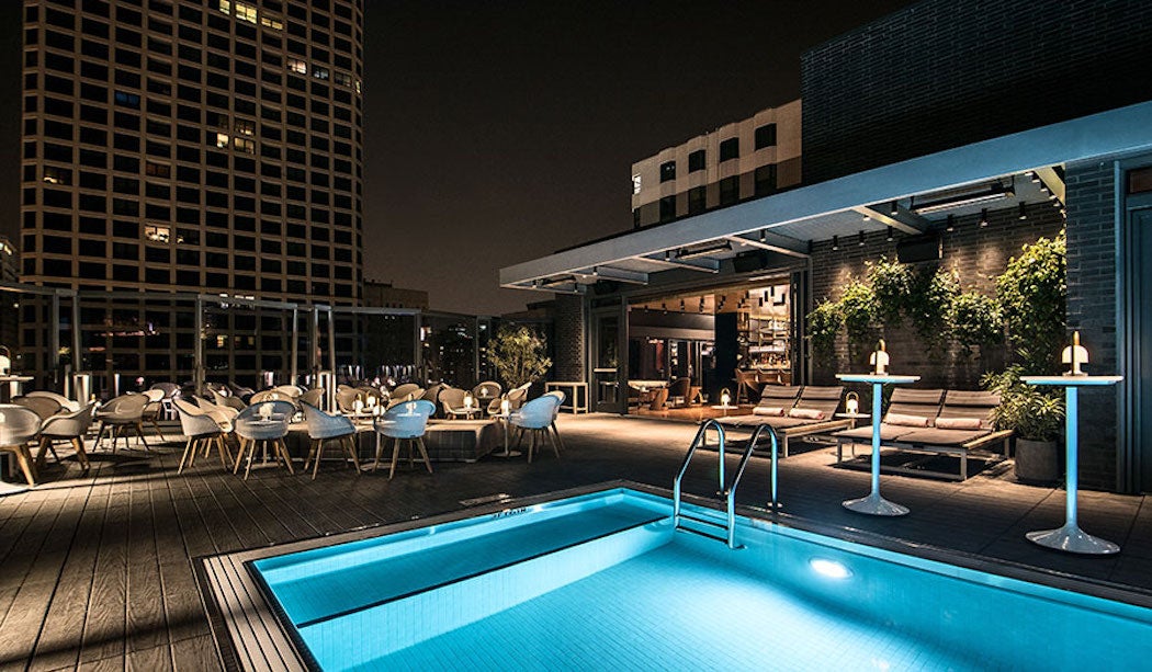 Devereaux Rooftop in Chicago - Top Rooftop Patios City Guide | SWAGGER Magazine