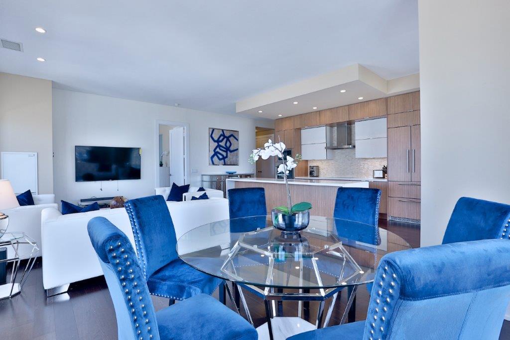 Toronto Luxury Suites Living Room Corporste Business Long Term Rental