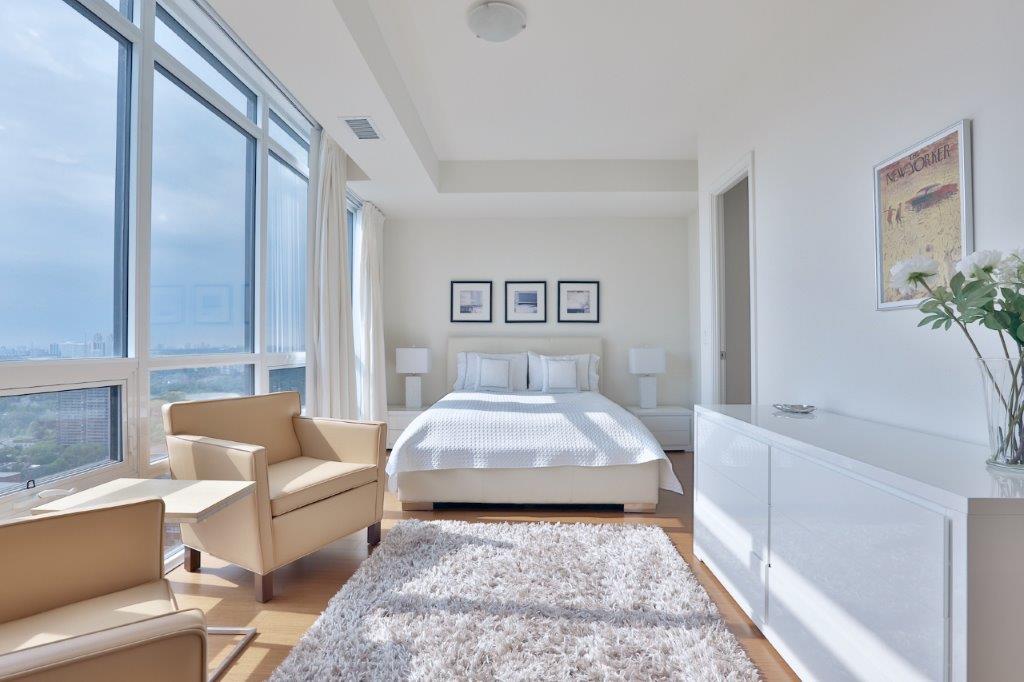 Toronto Luxury Suites Living Room Corporste Business Long Term Rental