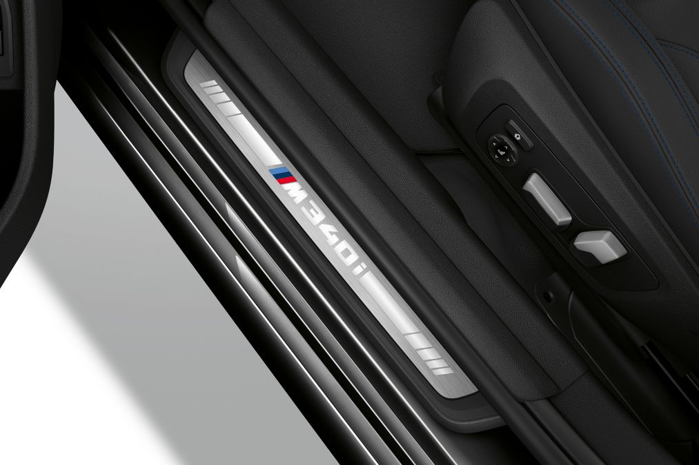 BMW M340i xDrive Running Board