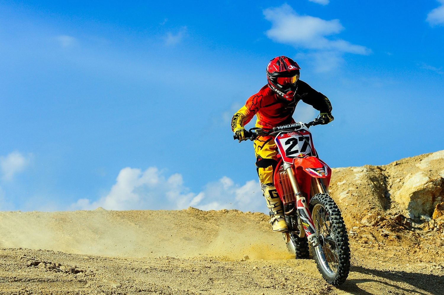 7 Gear That Are The Best Aesthetic Fits For Dirt Bike ...