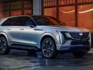my25-escalade-iq-gallery-exterior-modal-front-parked